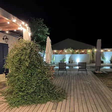 Villa La Des Hautes 4 étoiles, 10 Personnes, Piscine Privée Chauffée, Parc Arboré, Proche Et Marais