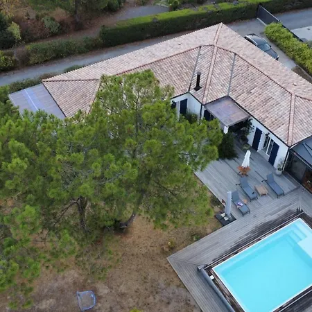 La Des Hautes 4 étoiles, 10 Personnes, Piscine Privée Chauffée, Parc Arboré, Proche Et Marais
